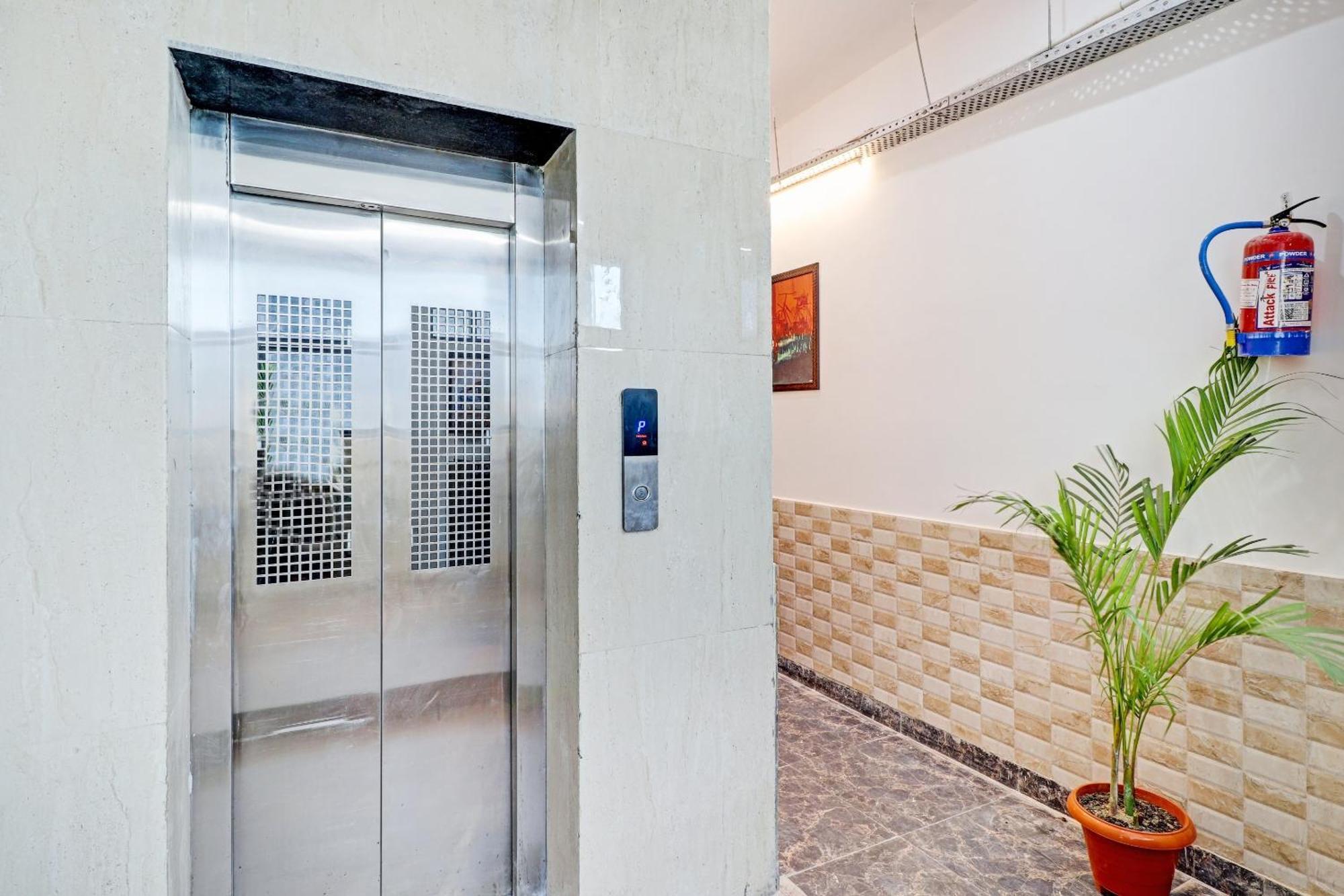 Hotel O Vasundhra Grand Ghaziabad Luaran gambar